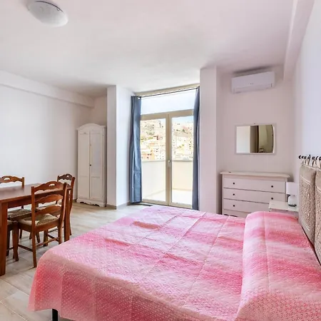 Apartmán With Sea View And Terrace