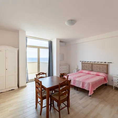 With Sea View And Terrace Apartman