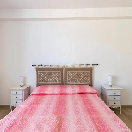 Apartman With Sea View And Terrace *